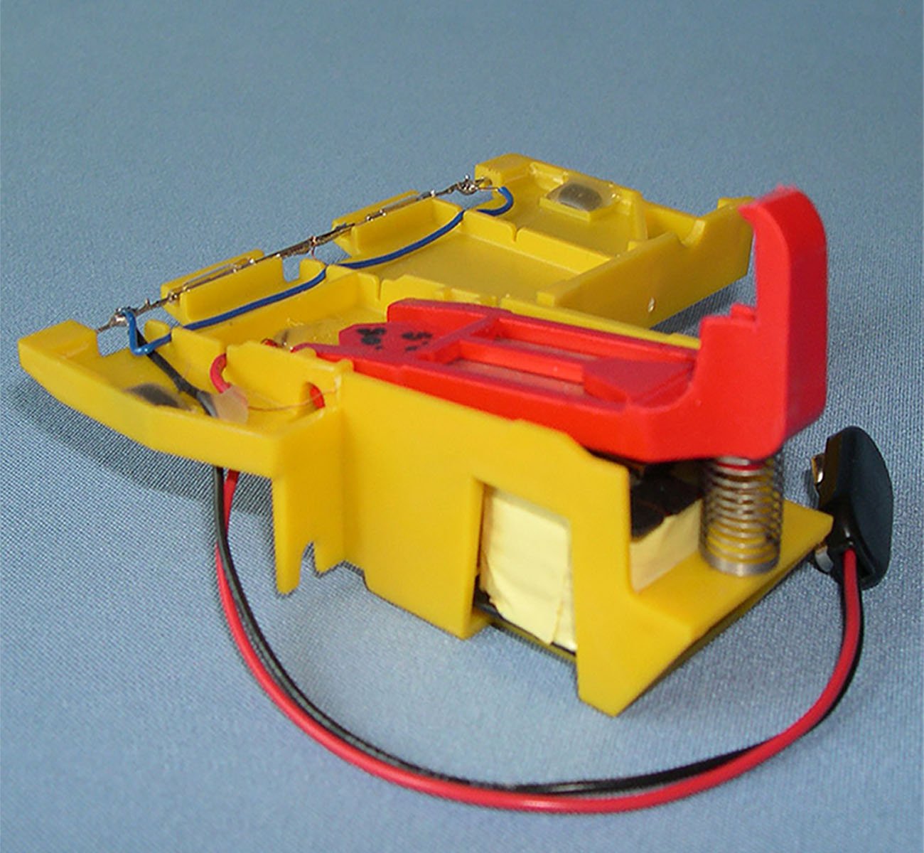 Solenoid Catch Assembly: Electromagnetic Cat Flap (5400)